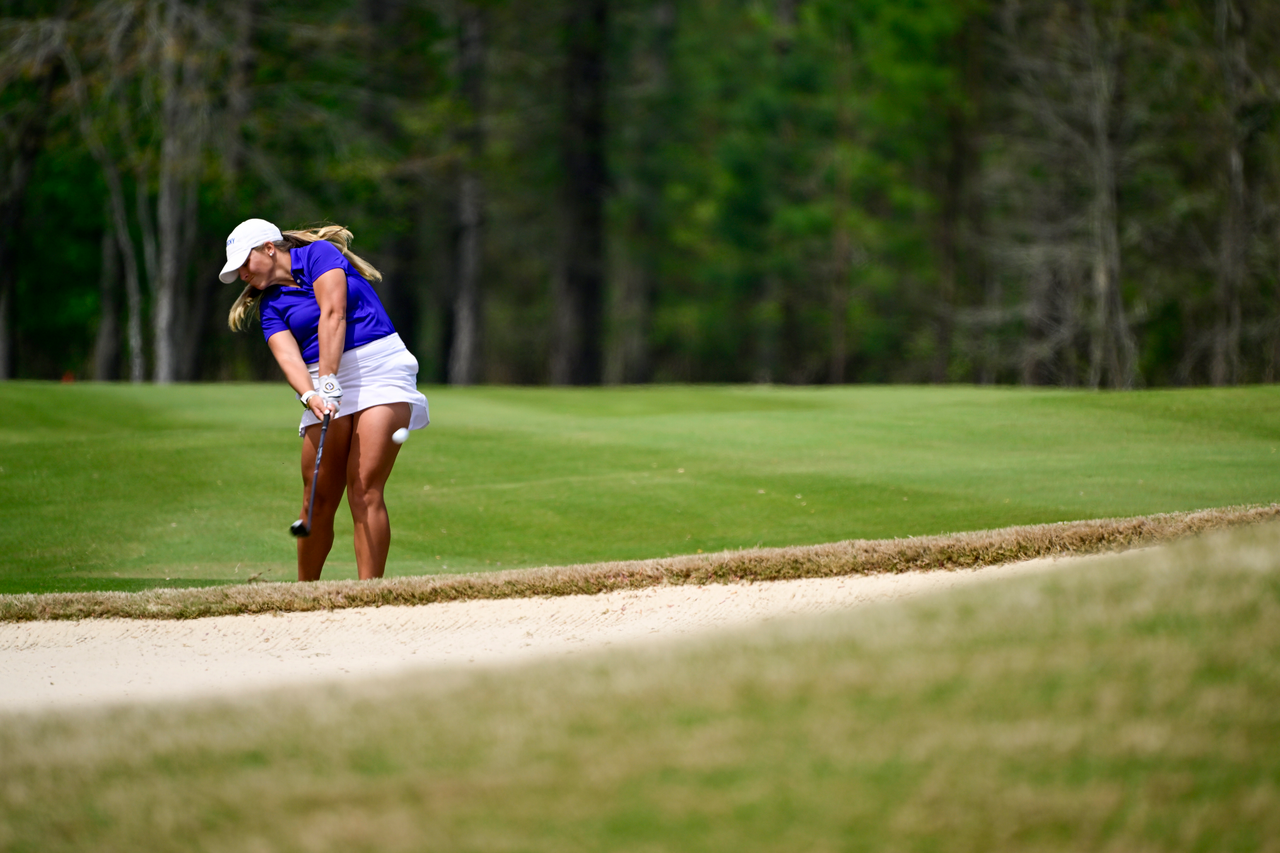 Jensen Castle of the United States plays a stroke on the No. 4 hole during round one of the Augusta National Women's Amateur at Champions Retreat Golf Club, Wednesday, March 30, 2022.