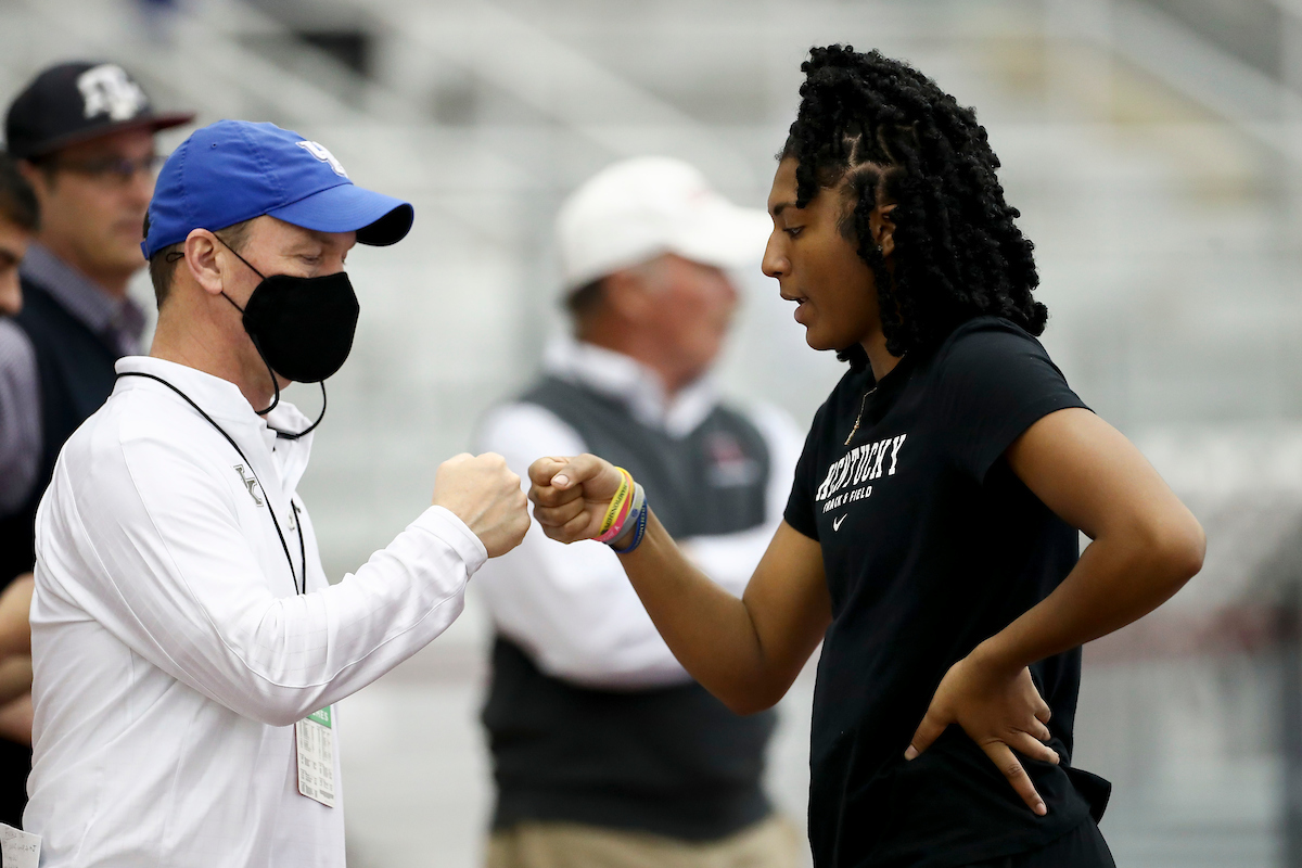 Kris Grimes. Annika Williams.

Day 1. SEC Indoor Championships.

Photos by Chet White | UK Athletics