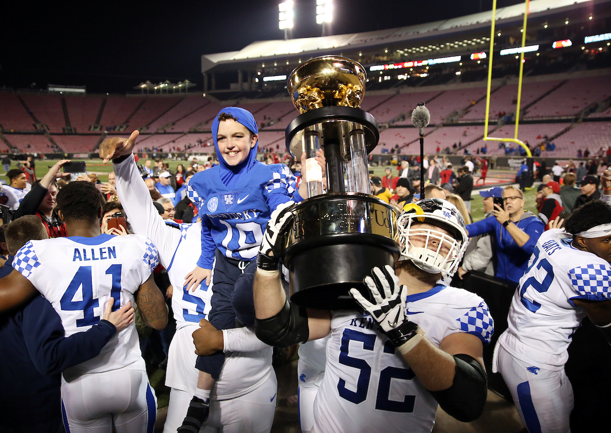 Luke Klausig, Governor's Cup, Drake Jackson

UK football beats Louisville 56-10 at Cardinal Stadium. 

Photo by Britney Howard  | UK Athletics
