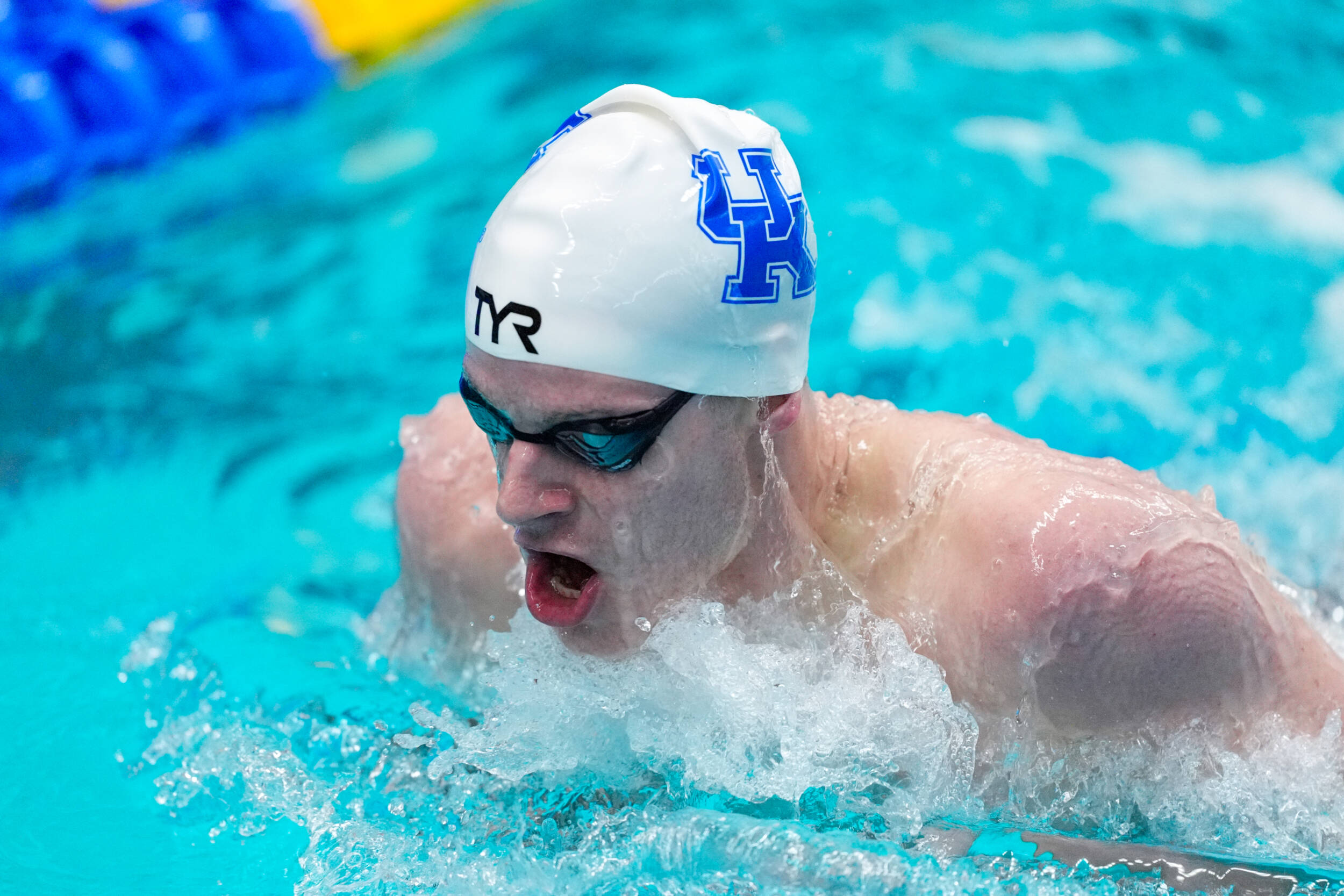 Men’s Squad Sits in Sixth After Four Days of Competition