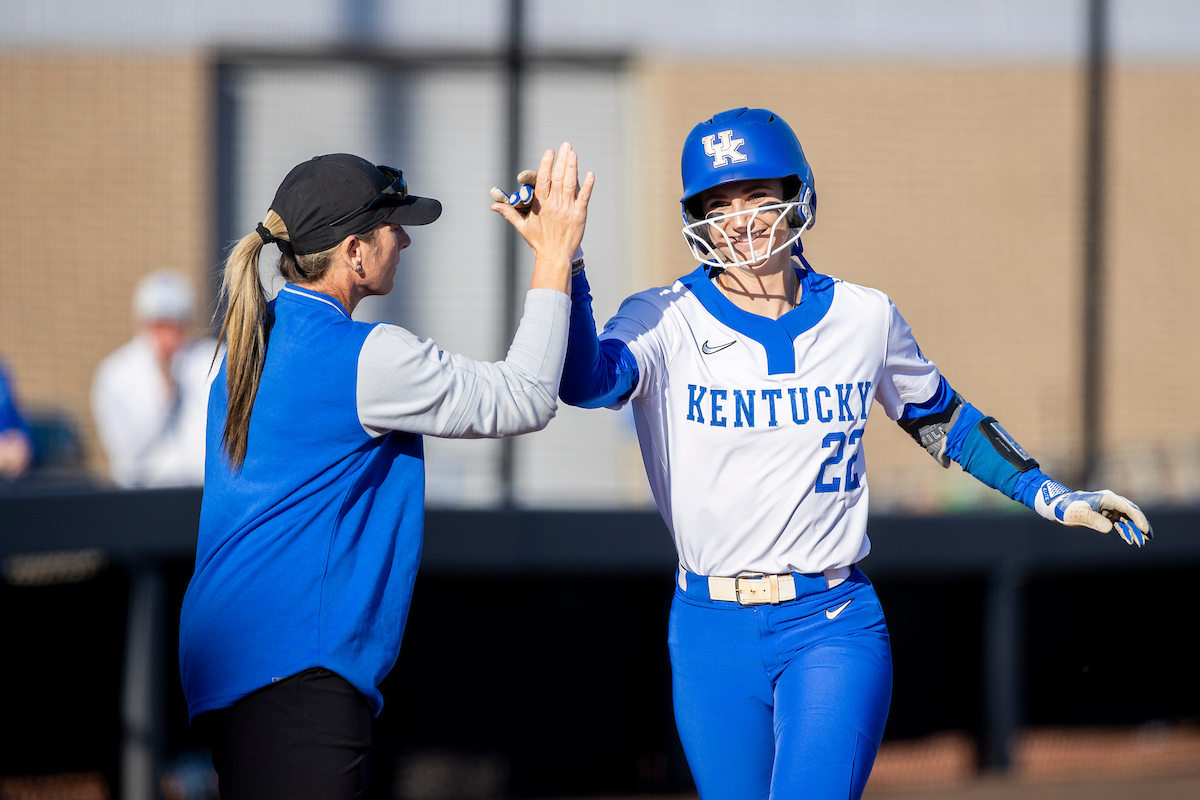 Cassie Reasner Named Softball America National Star of the Week