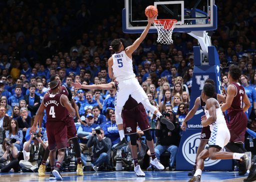 Kevin Knox

The University of Kentucky men?s basketball team beat Texas A&M 74-73 on Tuesday, December 9, 2018, in Lexington?s Rupp Arena.


Photo By Barry Westerman | UK Athletics