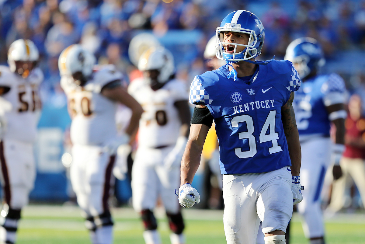Jordan Jones


Kentucky Football beats Central Michigan 35-20.

Photo by Britney Howard | UK Athletics