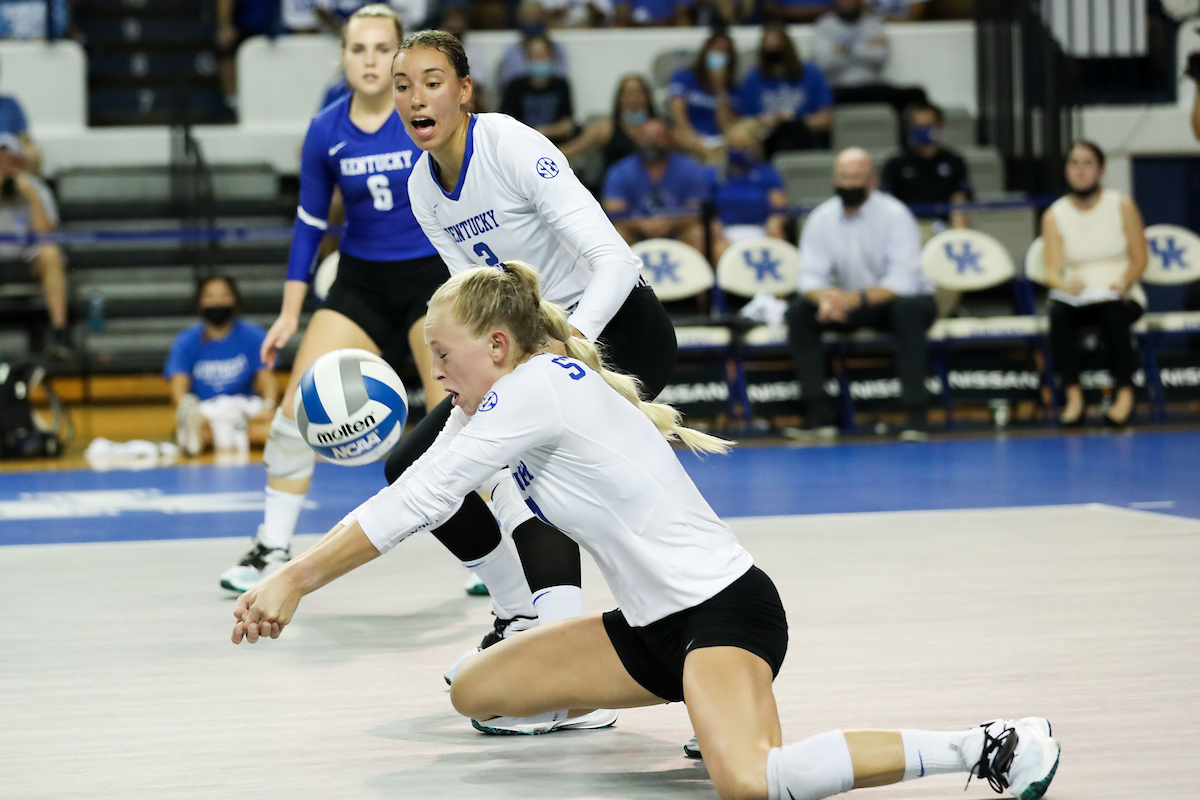 ALLI STUMLER.

Kentucky beats Stanford, 3-2.

Photo by Elliott Hess | UK Athletics