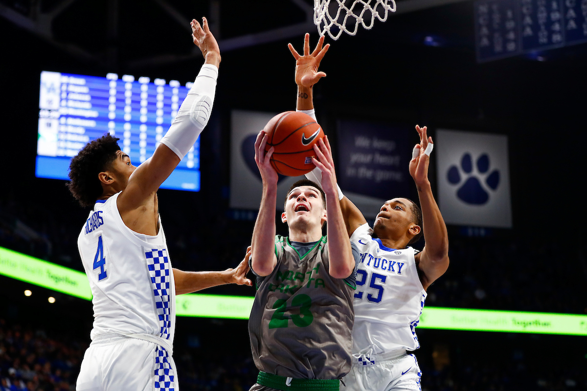 Nick Richards. PJ Washington. 

Men's basketball beats North Dakota 96-58.

Photo by Chet White | UK Athletics
