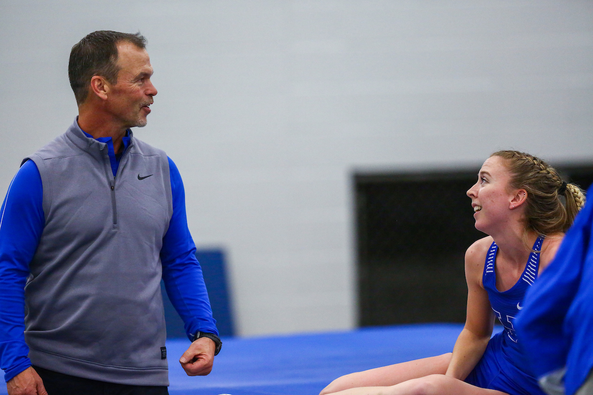 Kris Grimes. Ellen Ekholm.

Jingle Bells Open.


Photo by Sarah Caputi | UK Athletics