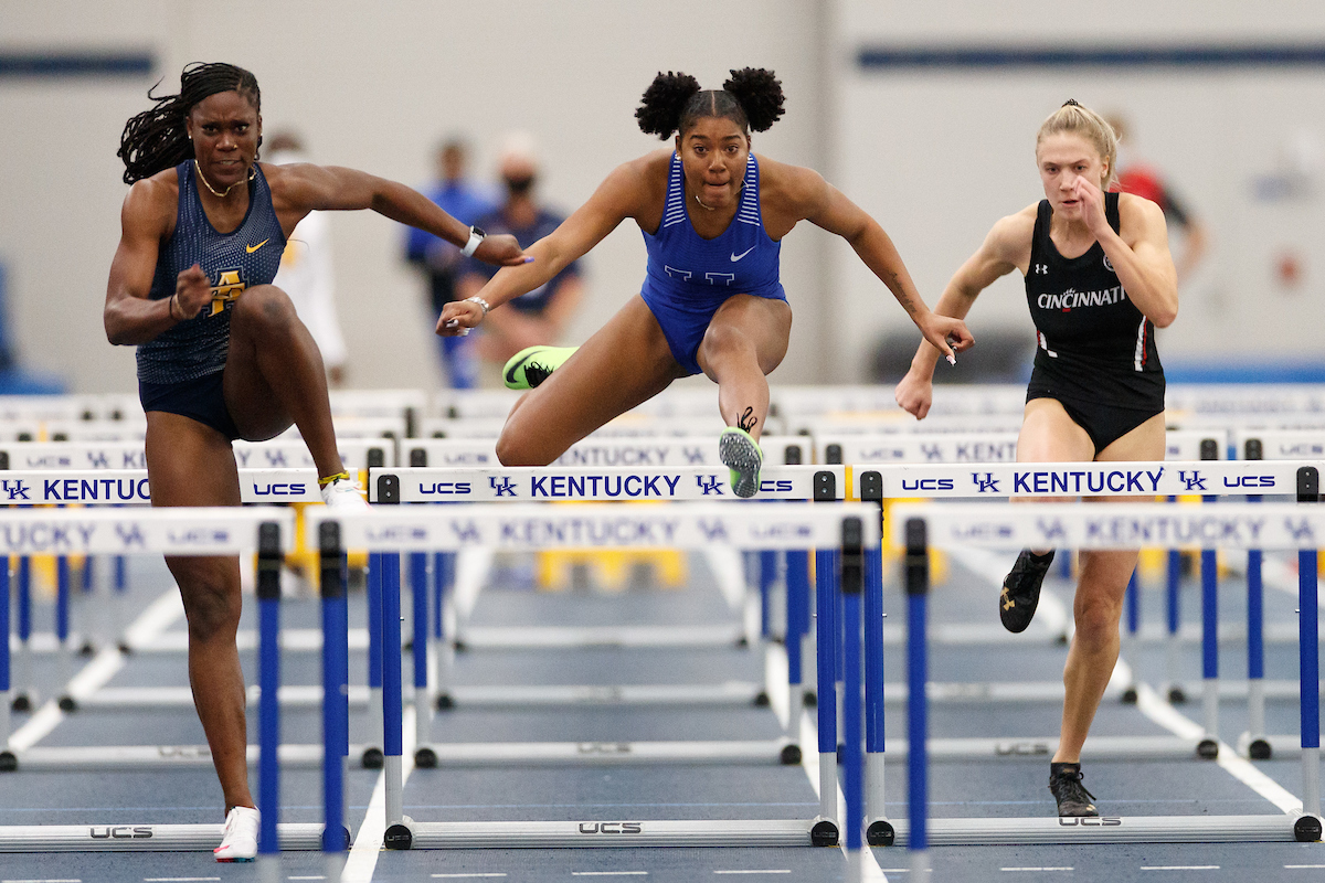 DARCI KHAN.

Day two of the McCravy-Green Invitational in Lexington, Ky.

Photo by Elliott Hess | UK Athletics