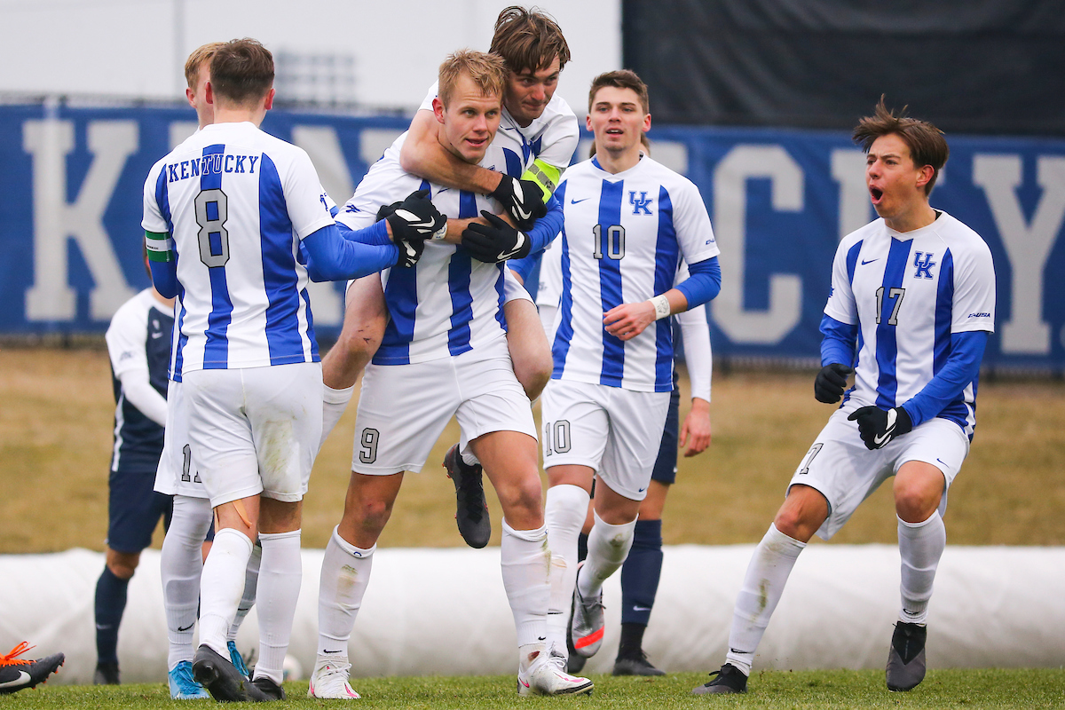 Team.

Kentucky beats Xavier 2-1.

Photo by Grace Bradley | UK Athletics