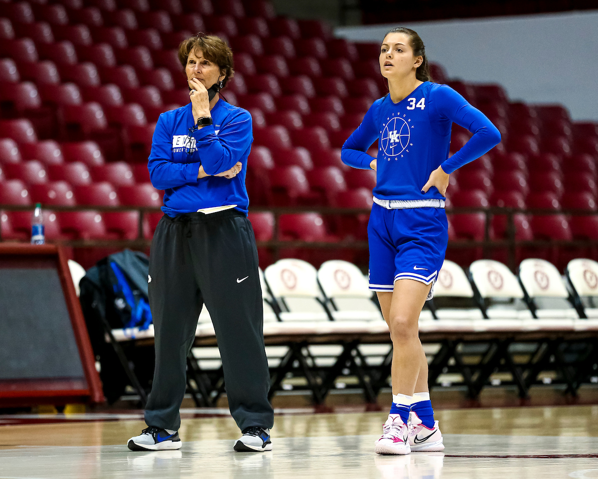 Gail Goestenkors. Emma King.

Kentucky at Alabama shootaround.

Photo by Eddie Justice | UK Athletics