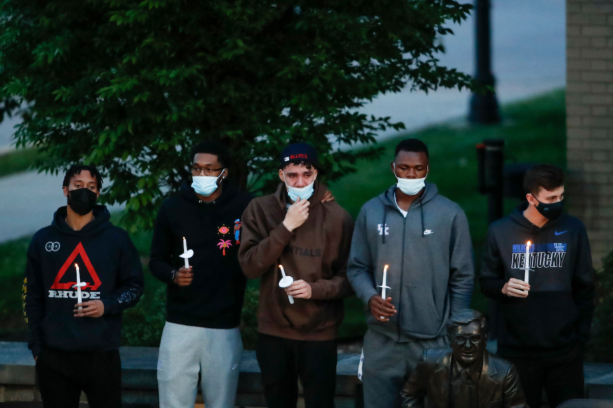Davion Mintz. Keion Brooks Jr. Lance Ware. Oscar Tshiebwe. Brennan Canada.

Terrence Clarke candlelight vigil. 

Photo by Chet White | UK Athletics