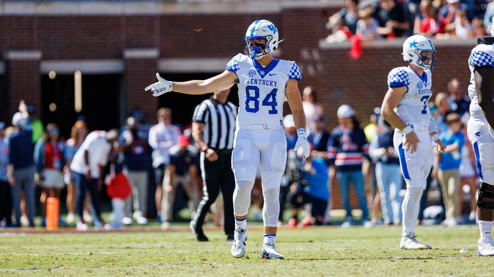 Young Tight Ends Having Impact on UK Offense