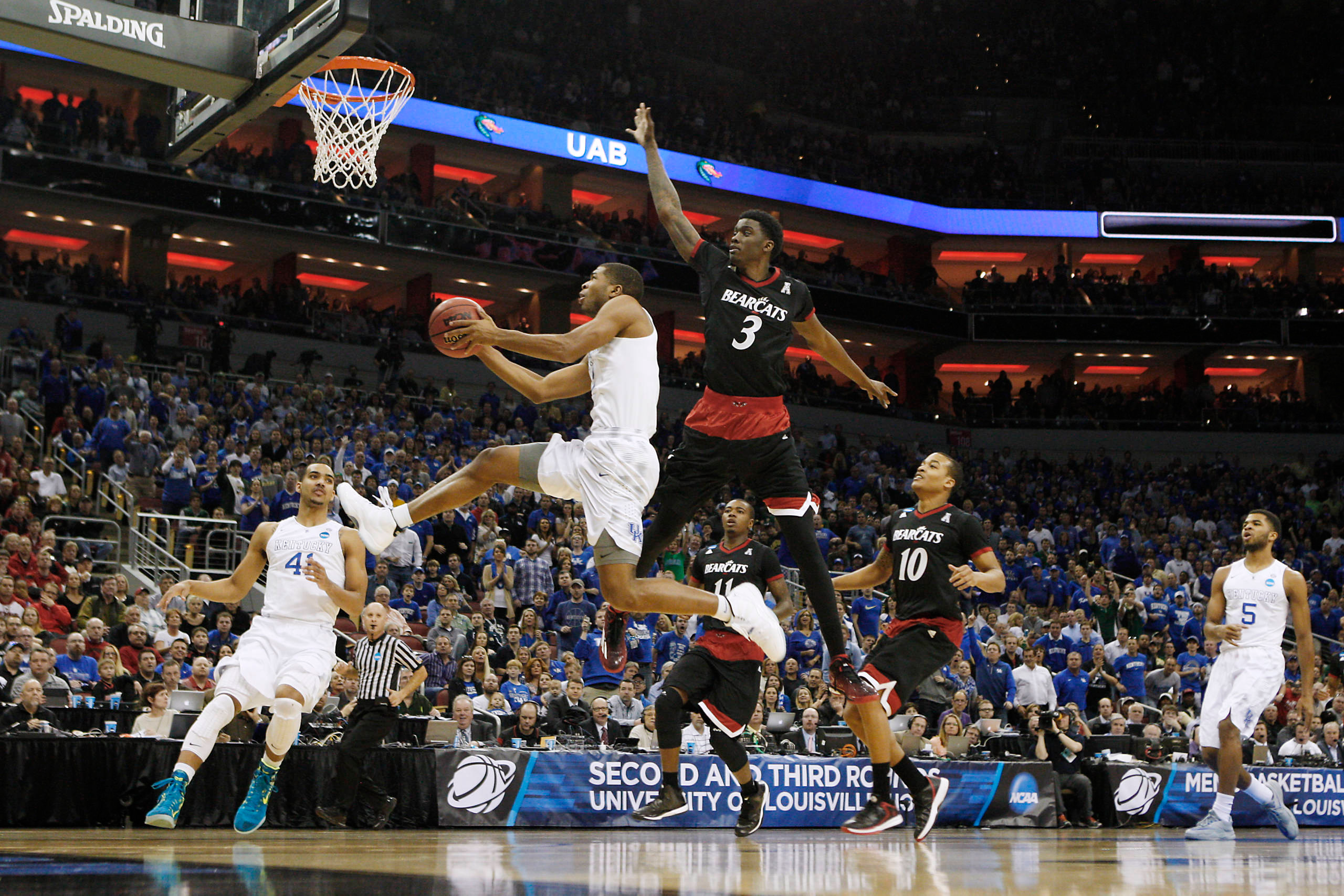 Aaron Harrison Named to Charlotte Summer League Roster