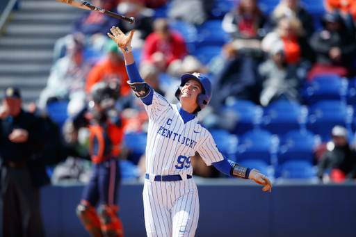 Kayla Kowalik.Kentucky beats Auburn, 5-4.Photo by Elliott Hess | UK Athletics