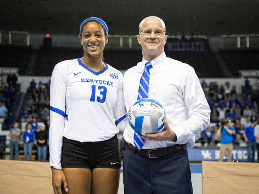 as Kentucky played Auburn on November 24, 2018.  Photo by Mark Cornelison | UKphoto