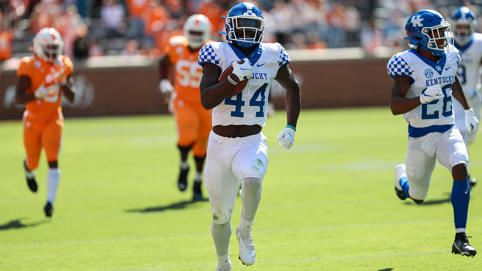 Rocky Topped! Kentucky Blasts Tennessee, 34-7