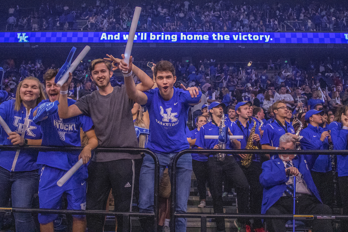 Fans.

2019 Big Blue Madness

Photo by Grant Lee | UK Athletics