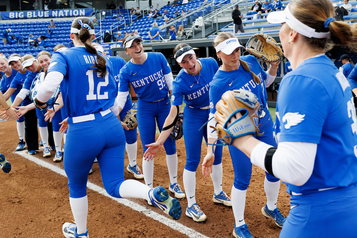 Carly Sleeman Homers in 9-1 Loss to No. 3 Oklahoma