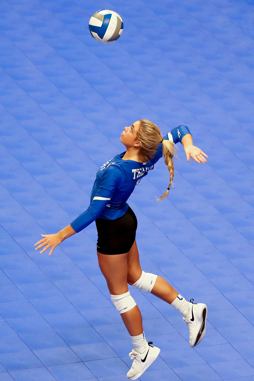 Lauren Tharp.

Kentucky falls to Nebraska 3-0 in the NCAA Volleyball Sweet 16 at The Maturi Pavillion in Minneapolis, MN, on Friday, December 7, 2018.

Photo by Chet White | UK Athletics