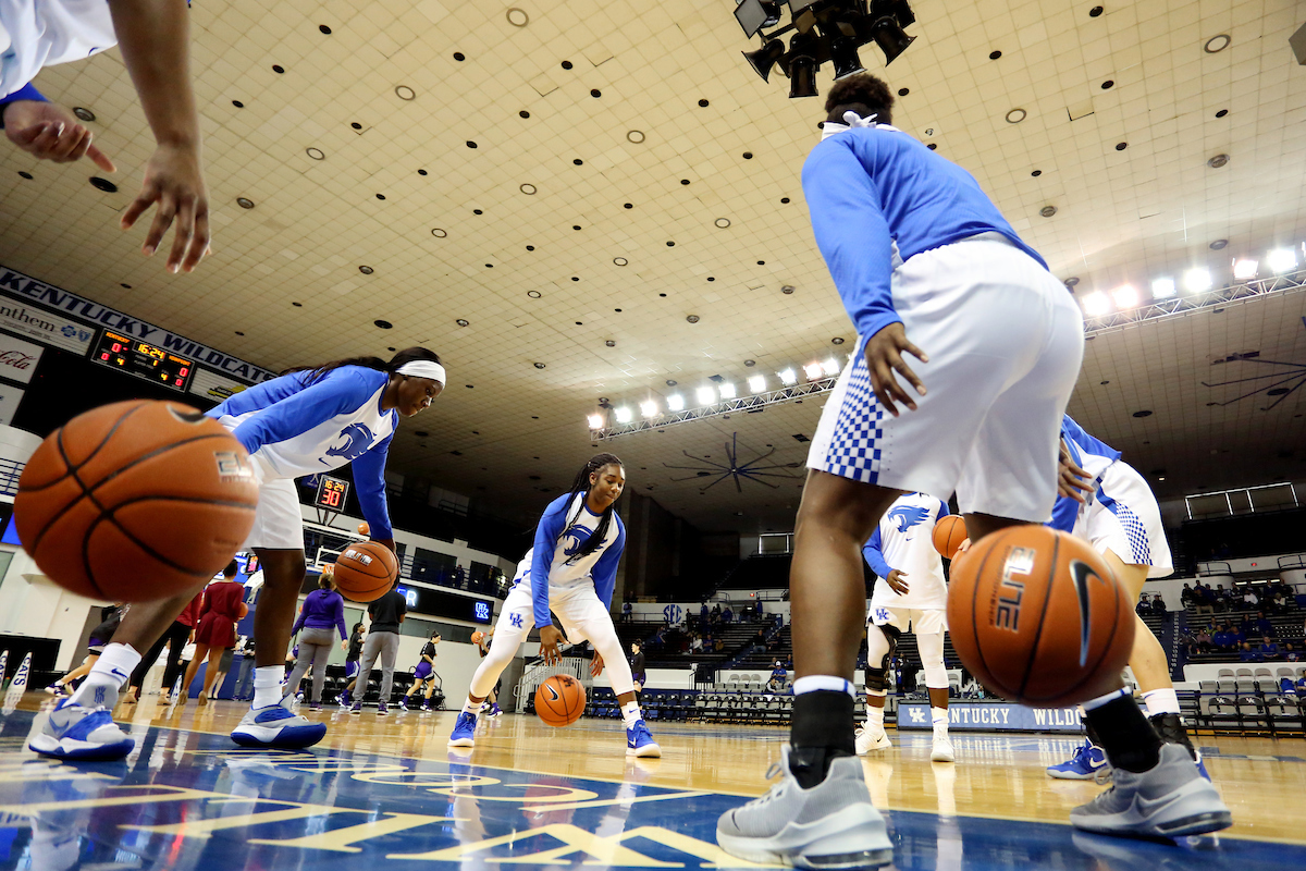 Taylor Murray


UK Women's Basketball beat High Point University 71-49 at Memorial Coliseum  on Sunday, November 18th, 2018.

Photo by Britney Howard  | UK Athletics