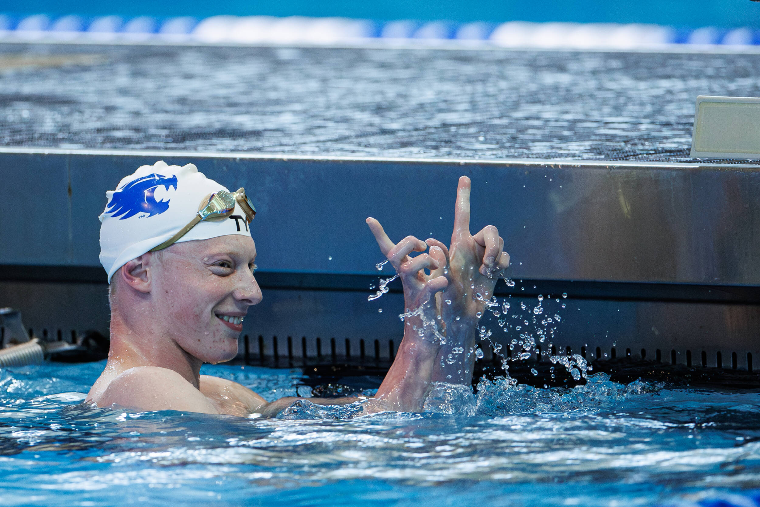 Men’s Swimming & Diving Beats Purdue, Women Split Tri-Meet