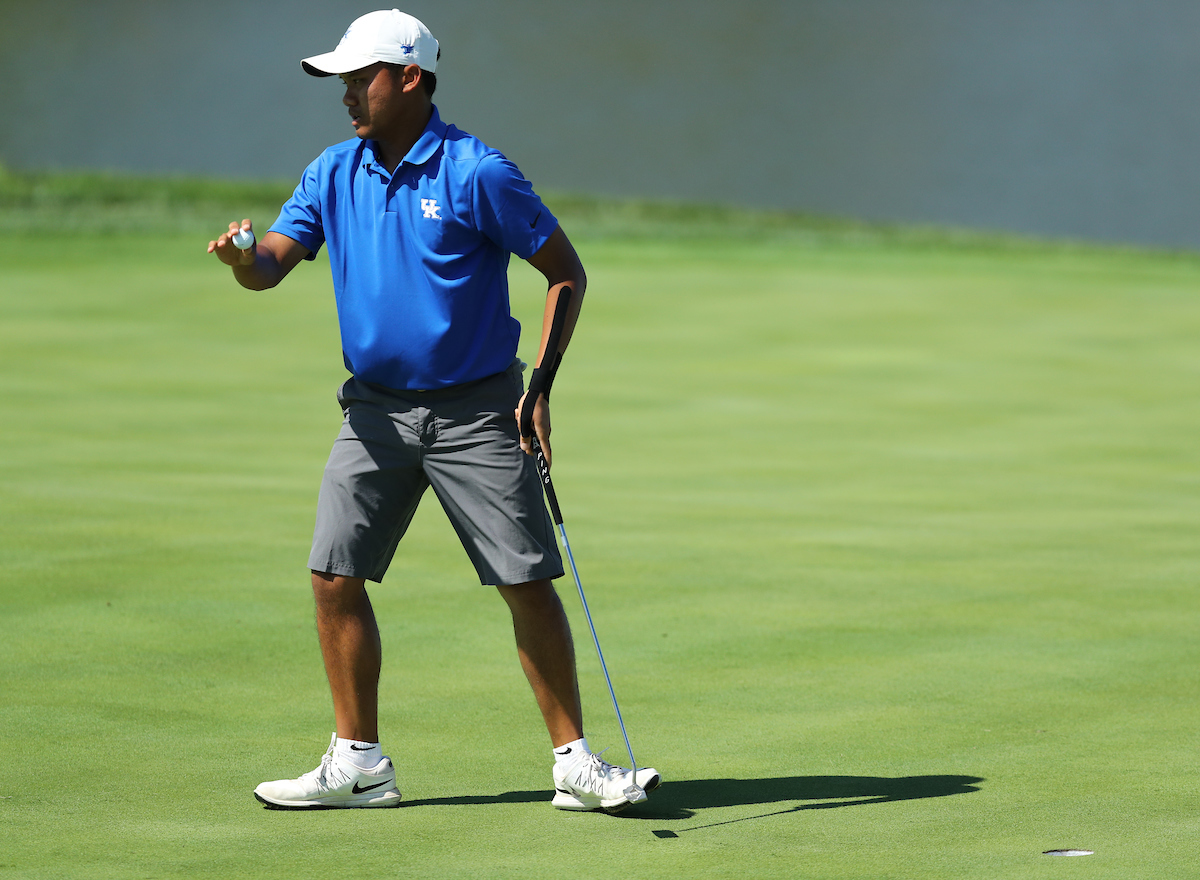 FADHLI SOETARSO.

Day one of the Louisville Cardinal Challenge.


Photo by Elliott Hess | UK Athletics