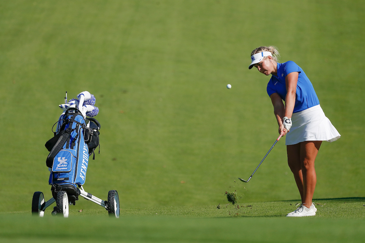 Rikke Svejgard Nielsen.

Women's golf practice.

Photo by Chet White | UK Athletics