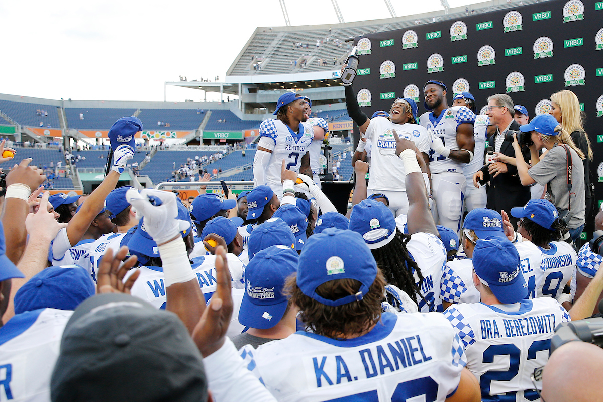 Benny Snell

The UK Football team beat Penn State 27-24 in the Citrus Bowl.

Photo by Michael Reaves | UK Athletics