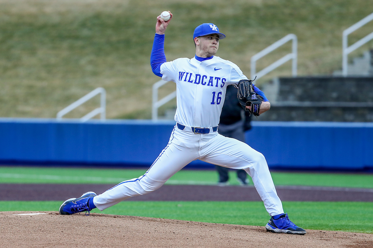 Cole Stupp.Kentucky defeats Western Michigan 14-3.Photo by Sarah Caputi | UK Athletics