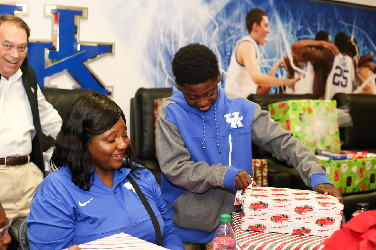 A Kentucky Christmas.

Photo by Maddie Baker | UK Athletics