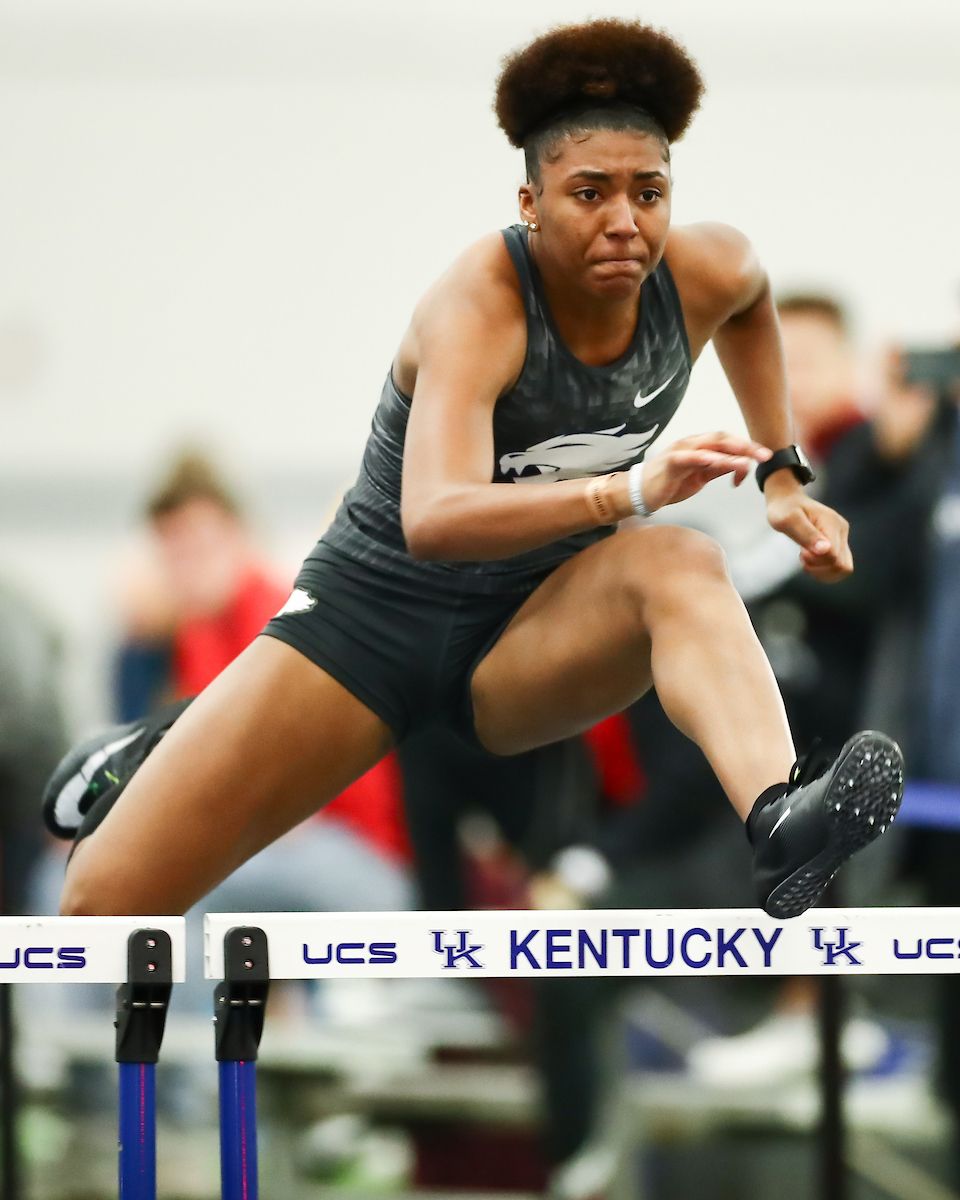ANNIKA WILLIAMS.
Day one of Rod McCravy Memorial. 


Photo by Elliott Hess | UK Athletics