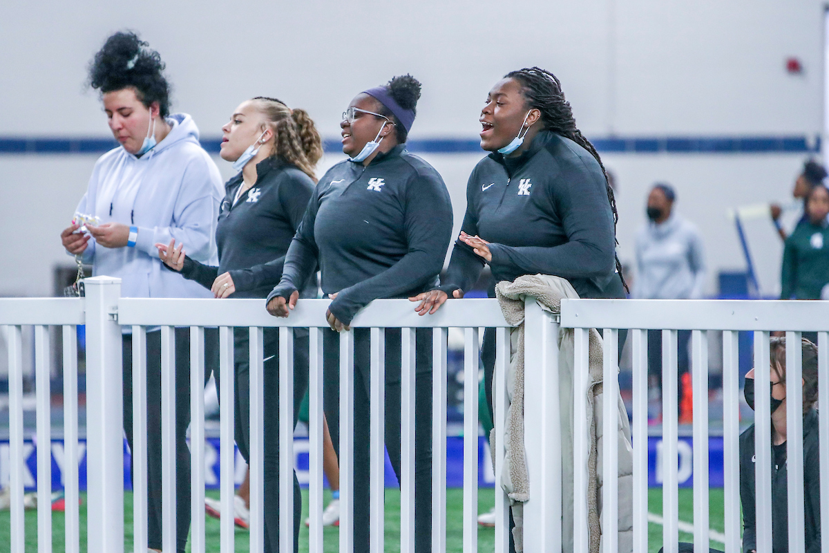 Jade Gates, Leah Moore, and Simisola Akinrinsola.

Kentucky Rod McCravy Track & Field Invitational.

Photo by Sarah Caputi | UK Athletics