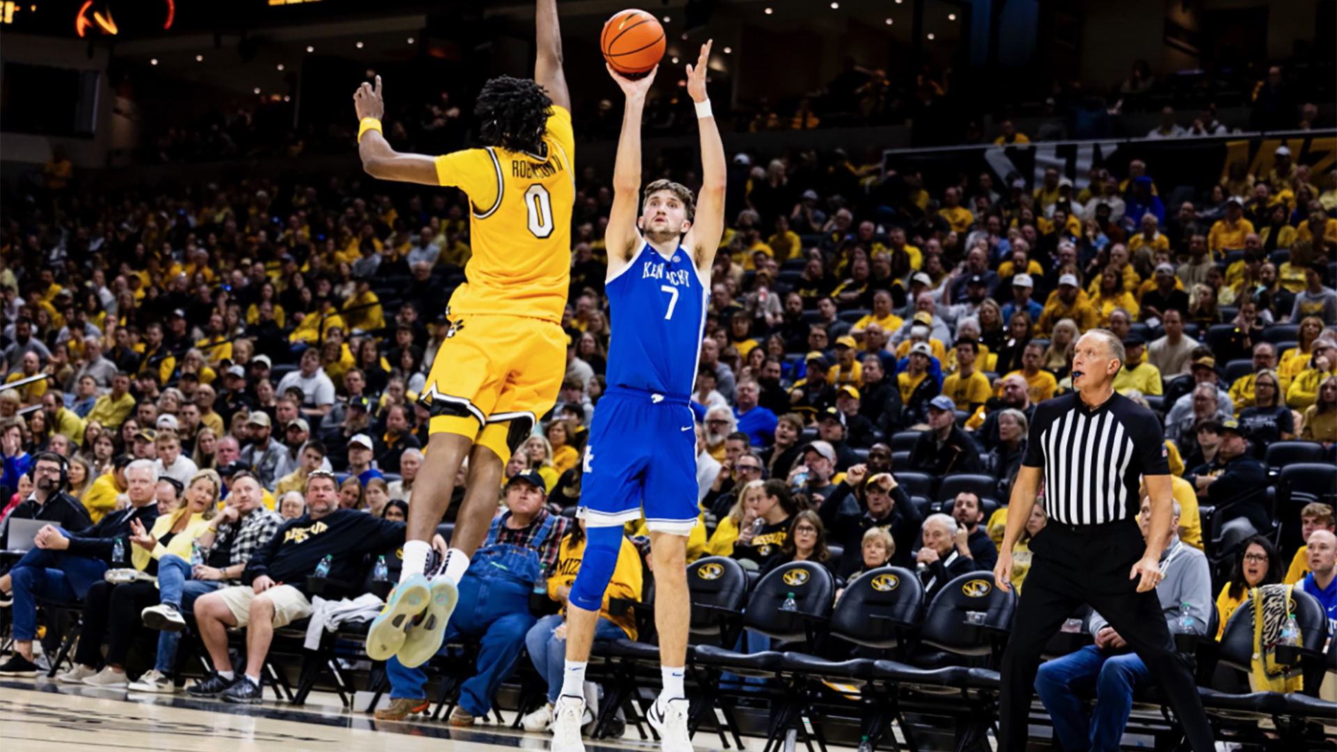 No. 19 Kentucky Wins at No. 15 Missouri in SEC Regular Season Finale