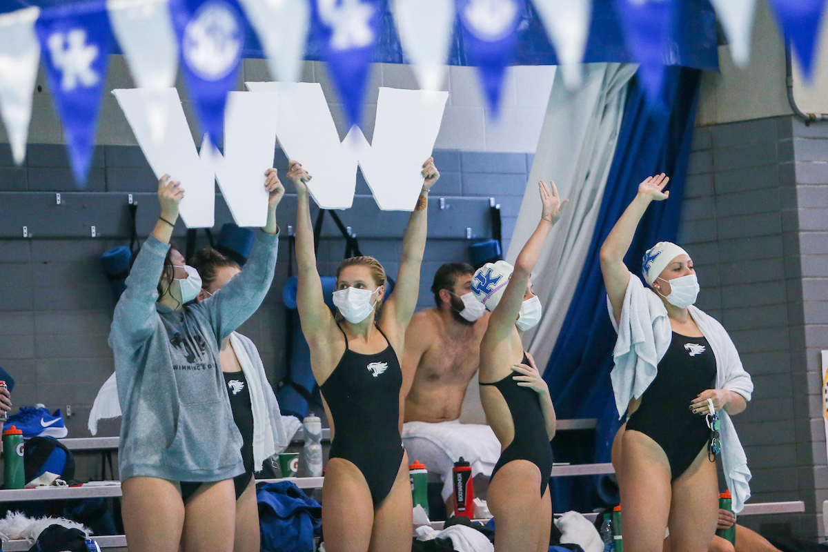 2020-21 Swim/Dive Blue/White match.

Photo by Hannah Phillips | UK Athletics