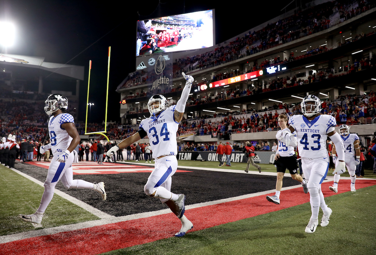 Jordan Jones and DeAndre Square

Kentucky Football beats Louisville at Cardinal Stadium 56-10.

Photo By Robert Burge l UK Athletics