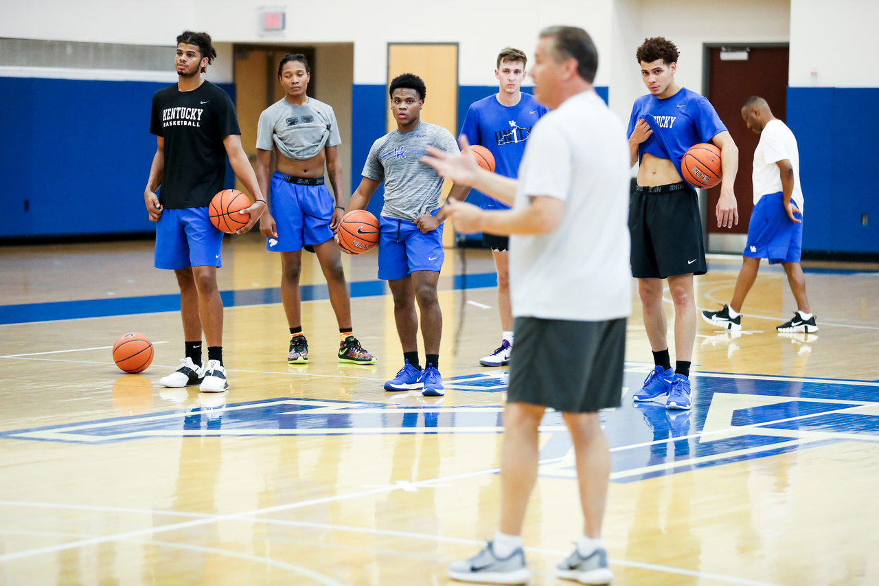 Bryce Hopkins. TyTy Washington. Sahvir Wheeler. Brennan Canada. John Calipari. Kellan Grady. Bruiser Flint.

Summer practice.

Photo by Chet White | UK Athletics