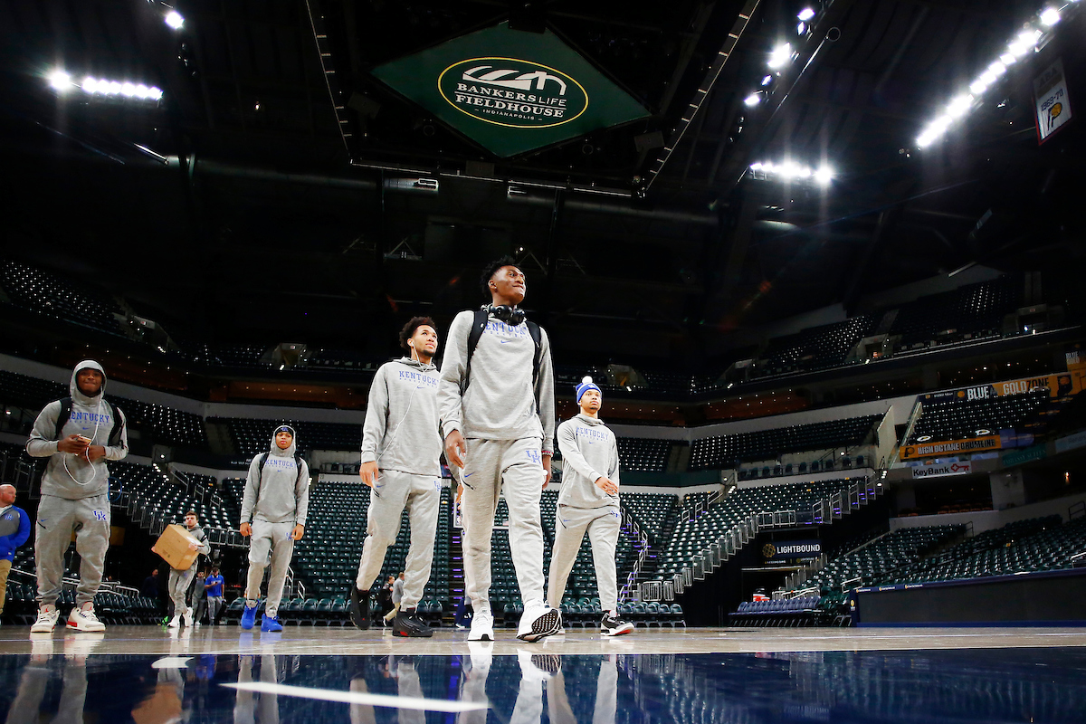 Immanuel Quickley. EJ Montgomery.

BANKERS LIFE FIELDHOUSE practice.

Photo by Chet White | UK Athletics