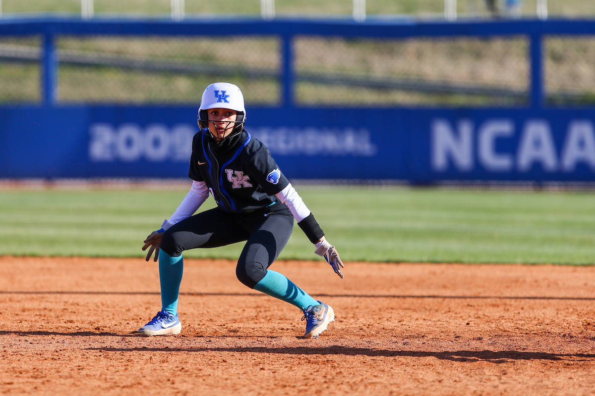 Nesby Helps Pace No. 14 Kentucky to DH Split on Saturday