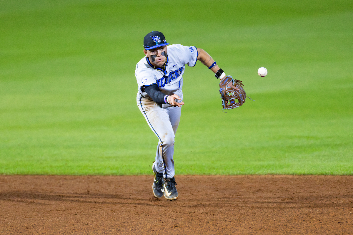 No. 10 Auburn Blitzes Kentucky With Six-Run First Inning