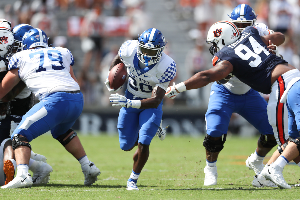Kavosiey Smoke.

Kentucky falls to Auburn, 13-29.

Photo by Elliott Hess | UK Athletics