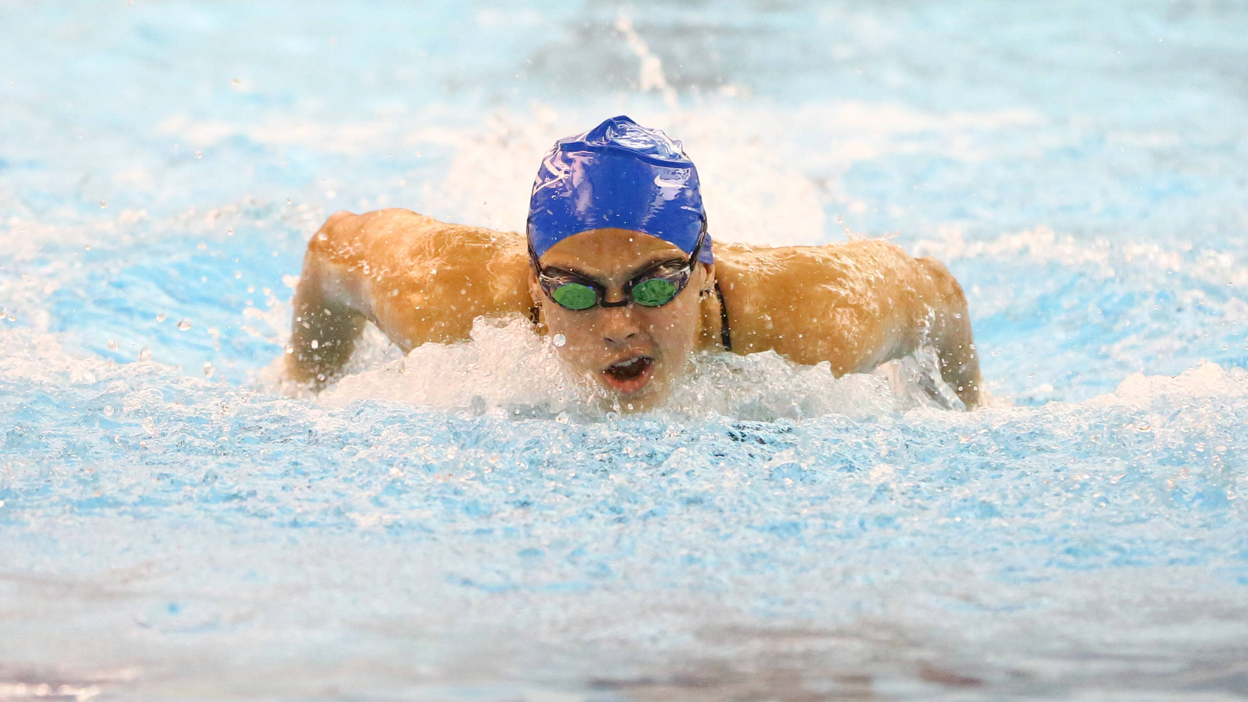 Women's Swimming and Diving Drops Season Opener at Arkansas