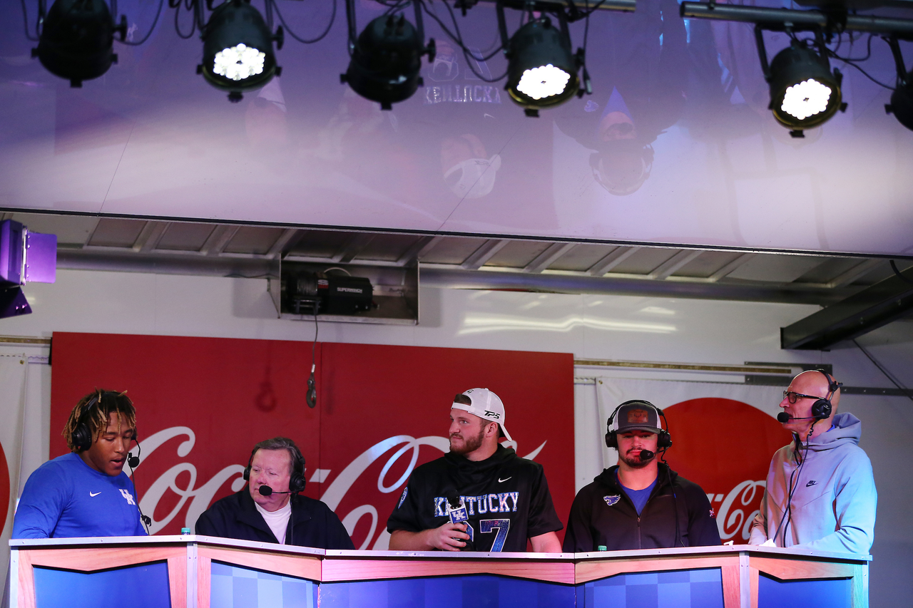 Benny Snell. CJ Conrad. Kash Daniel.

Madness campout. 180927.

Photo by Chet White | UK Athletics