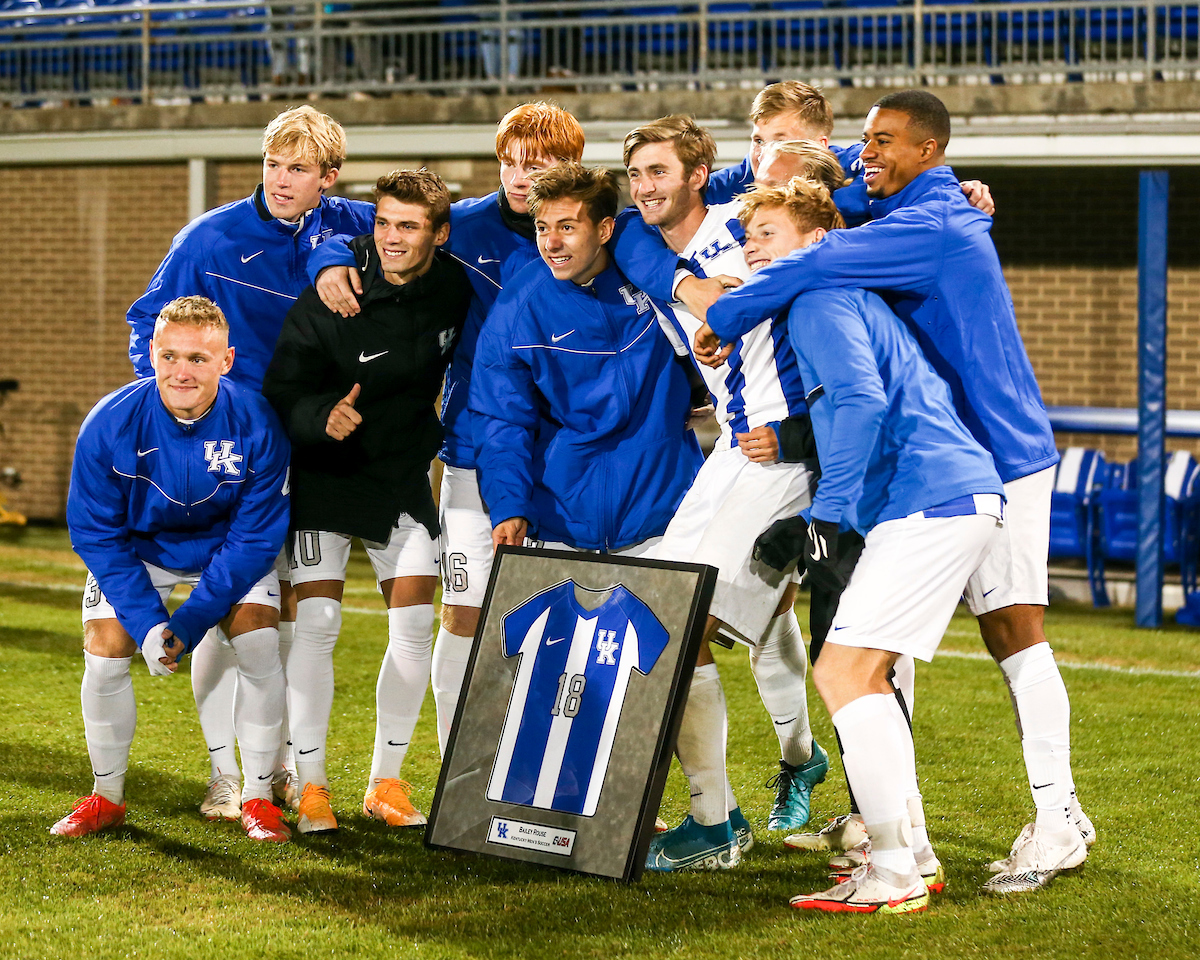 Team.

Kentucky MSOC Recognizes 14 Seniors.

Photo by Grace Bradley | UK Athletics