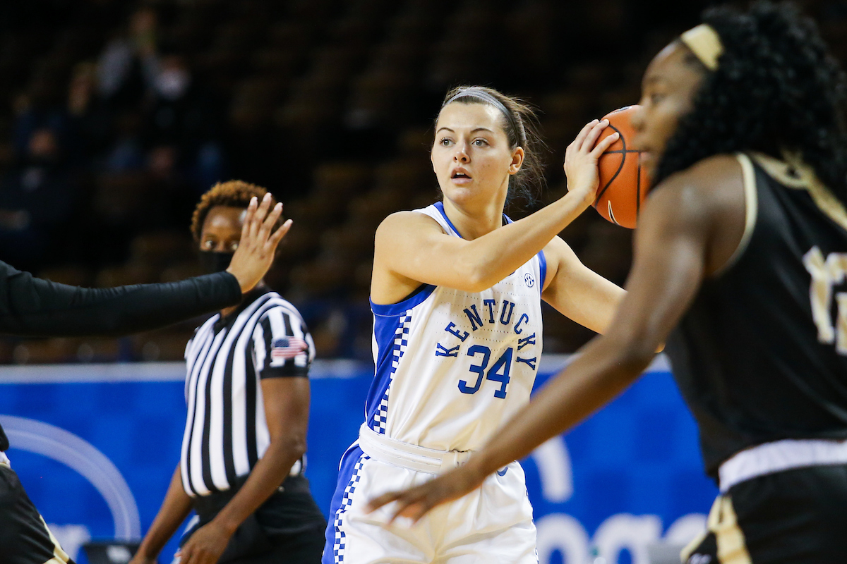 Emma King.

Kentucky beats Wofford 98-37.

Photo by Hannah Phillips | UK Athletics