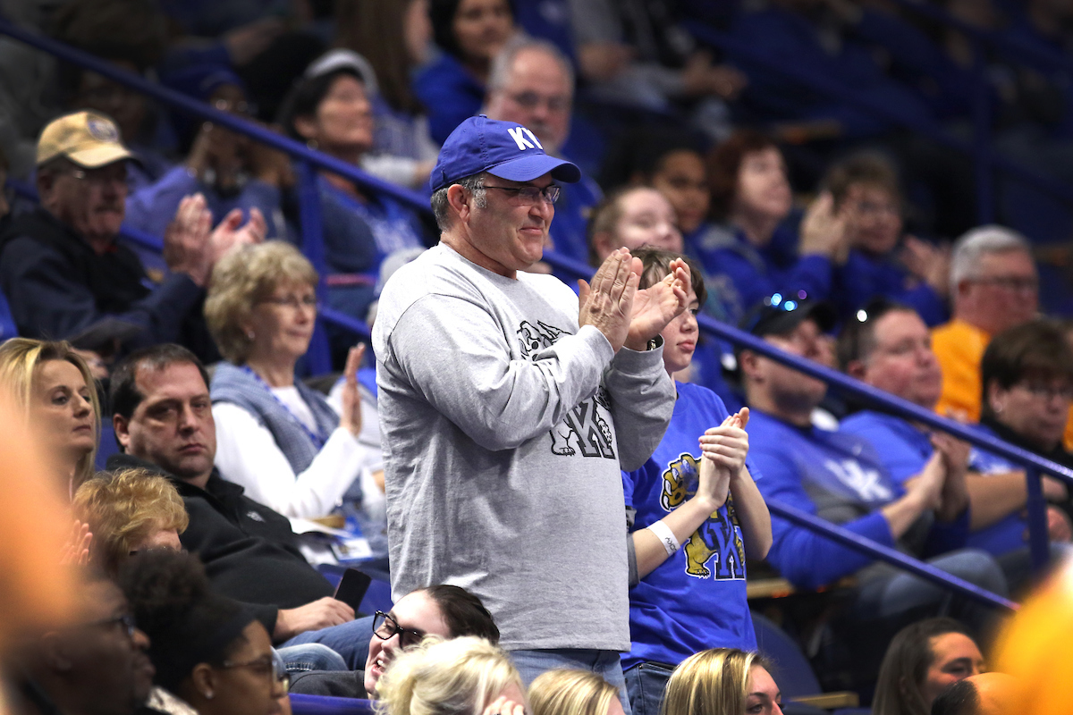 Fan.

The University of Kentucky women's basketball team falls to Tennessee on Sunday, December 31, 2017 at Rupp Arena. 

Photo by Quinn Foster I UK Athletics