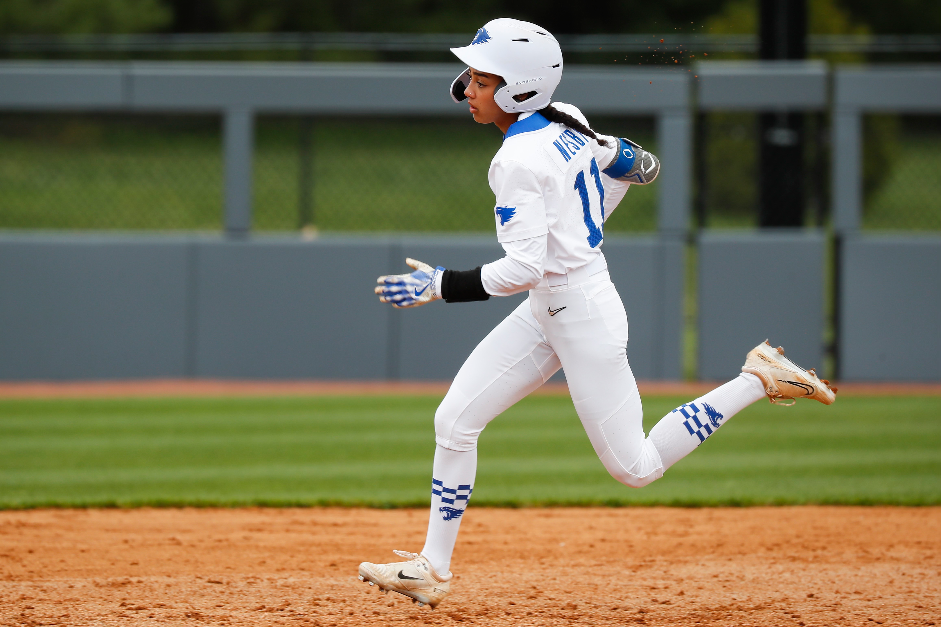 No. 6 Tennessee Beats No. 17 Kentucky 15-1 in Five Innings