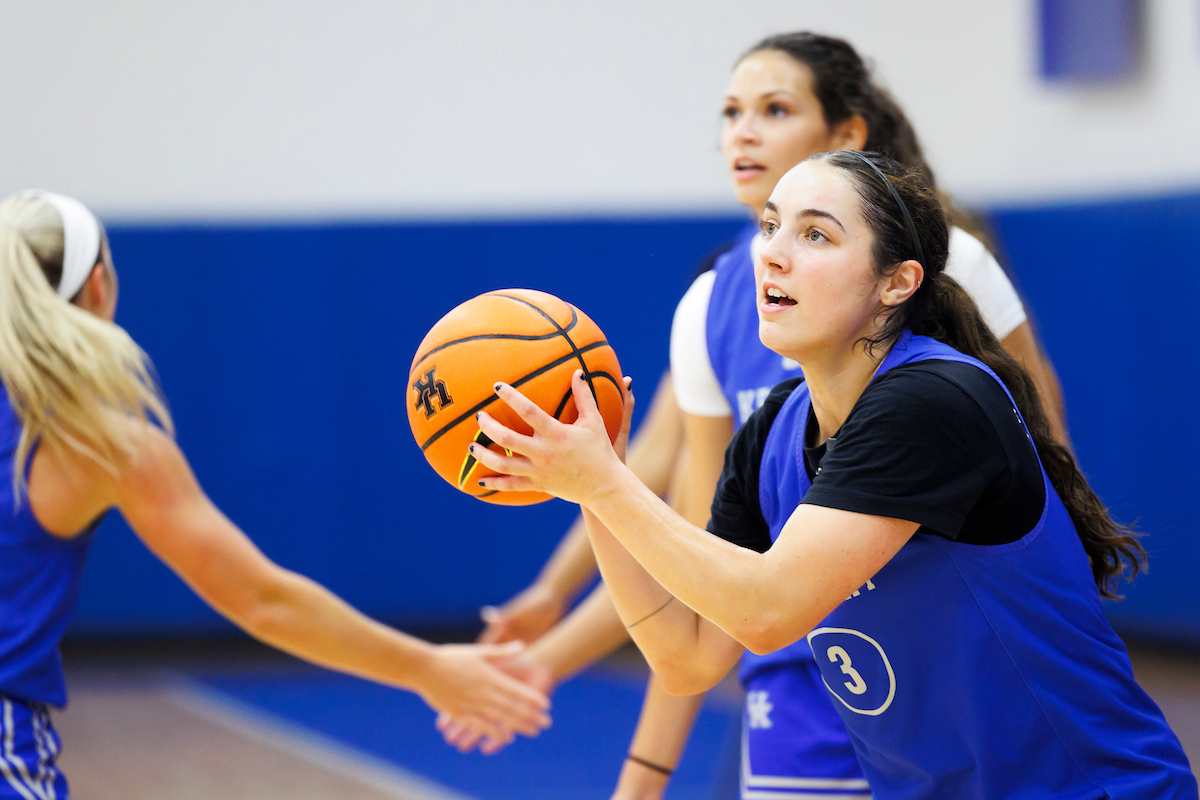 Women's Basketball Practice Photo Gallery (Sept. 23)