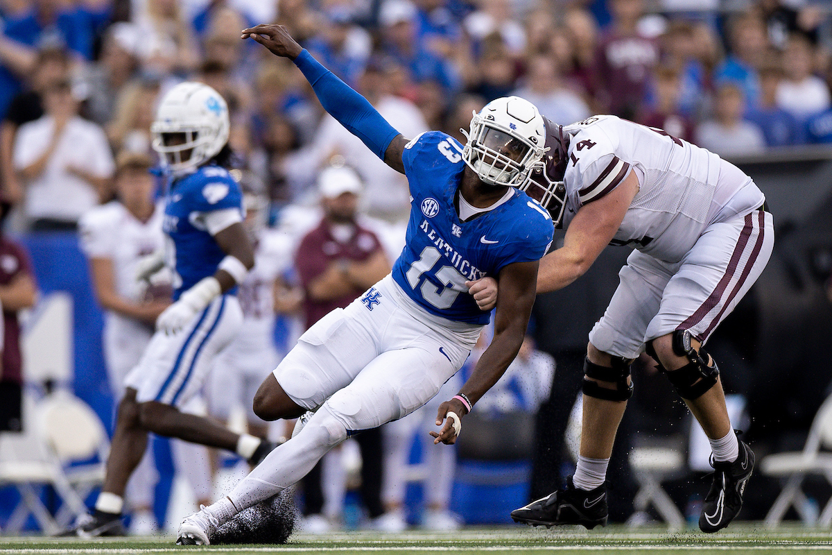 J.J. Weaver Named Finalist for Jason Witten Collegiate Man of the Year