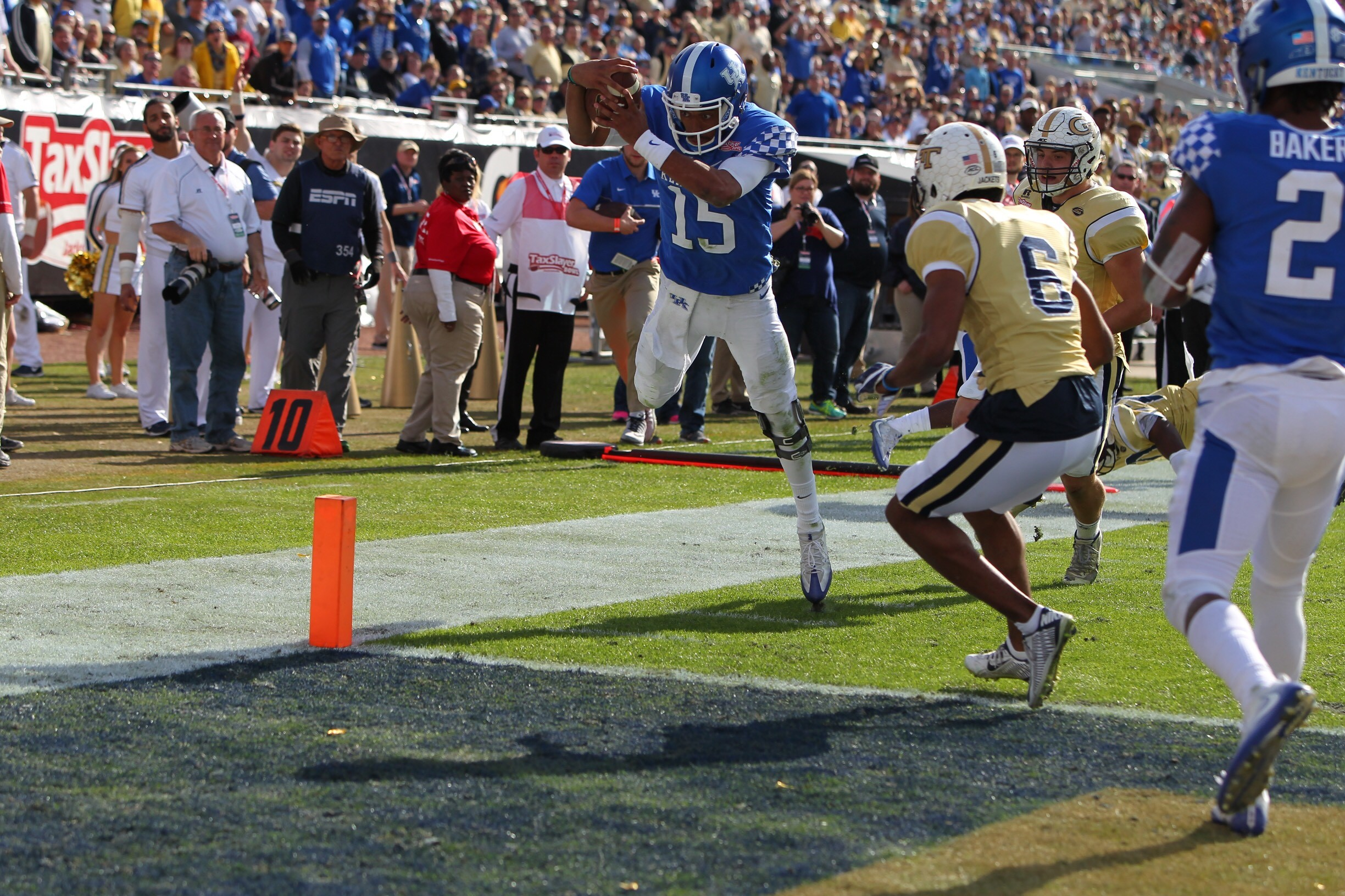 Football Wildcats Fall to Georgia Tech in TaxSlayer Bowl