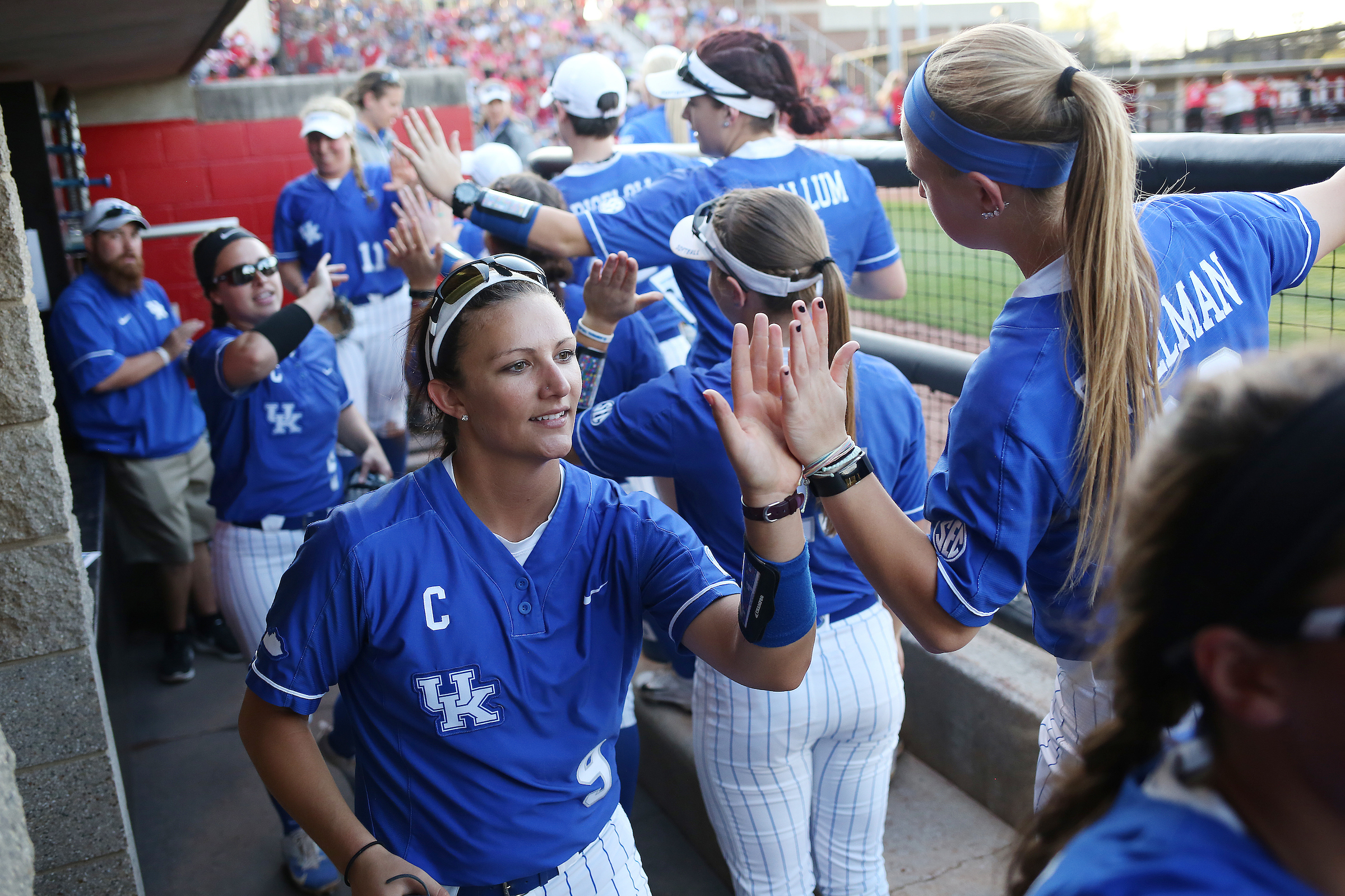 Ray’s Doubles Buzz No. 21 Kentucky Past Louisville, 10-1