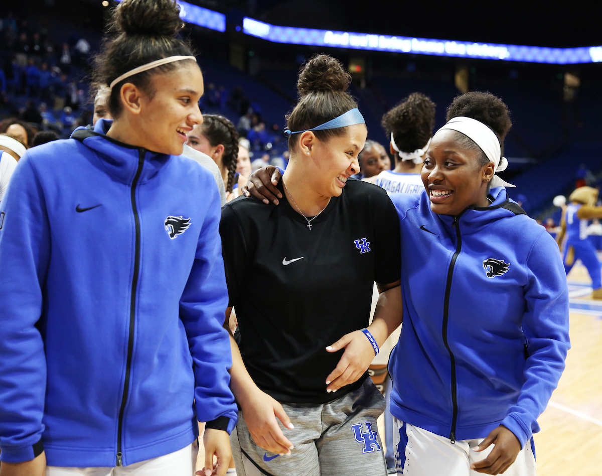 Sabrina Haines, LaShae Halsel, Kameron Roach


Women's Basketball beats Virginia 63-51 at Rupp Arena on Thursday, November 15, 2018.

Photo by Britney Howard  | UK Athletics